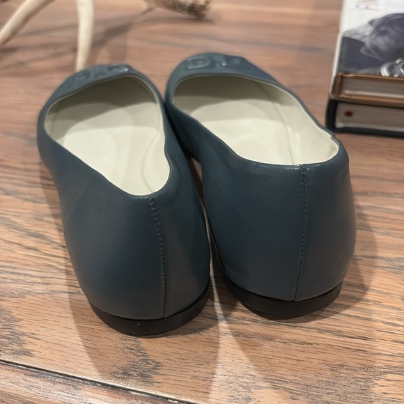 Bruno Magli BIBI Leather Flats Blue - Picture 12 of 13